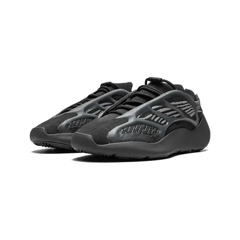 Yeezy 700 v3⚫
